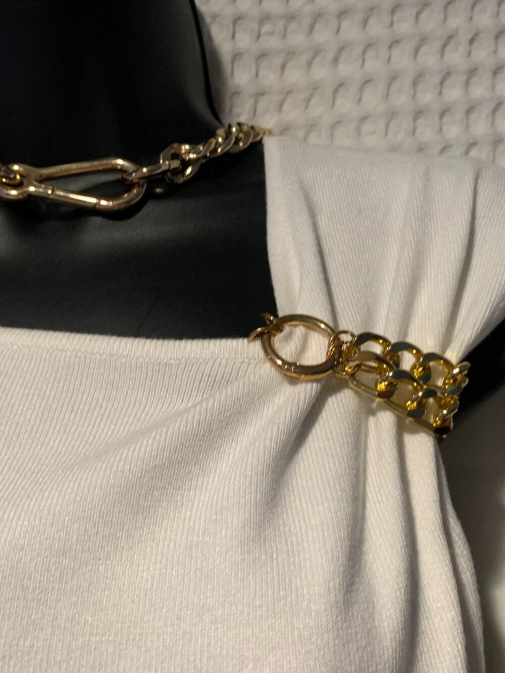 NEW INC Ladies Off White & Gold Chain Sleeve Less Sweater